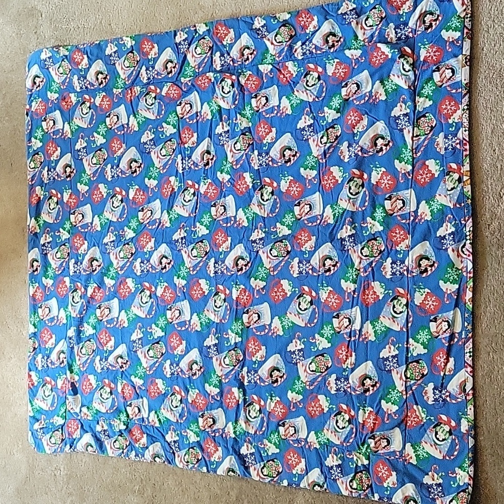 NWOT Handmade Holiday Lap Quilt